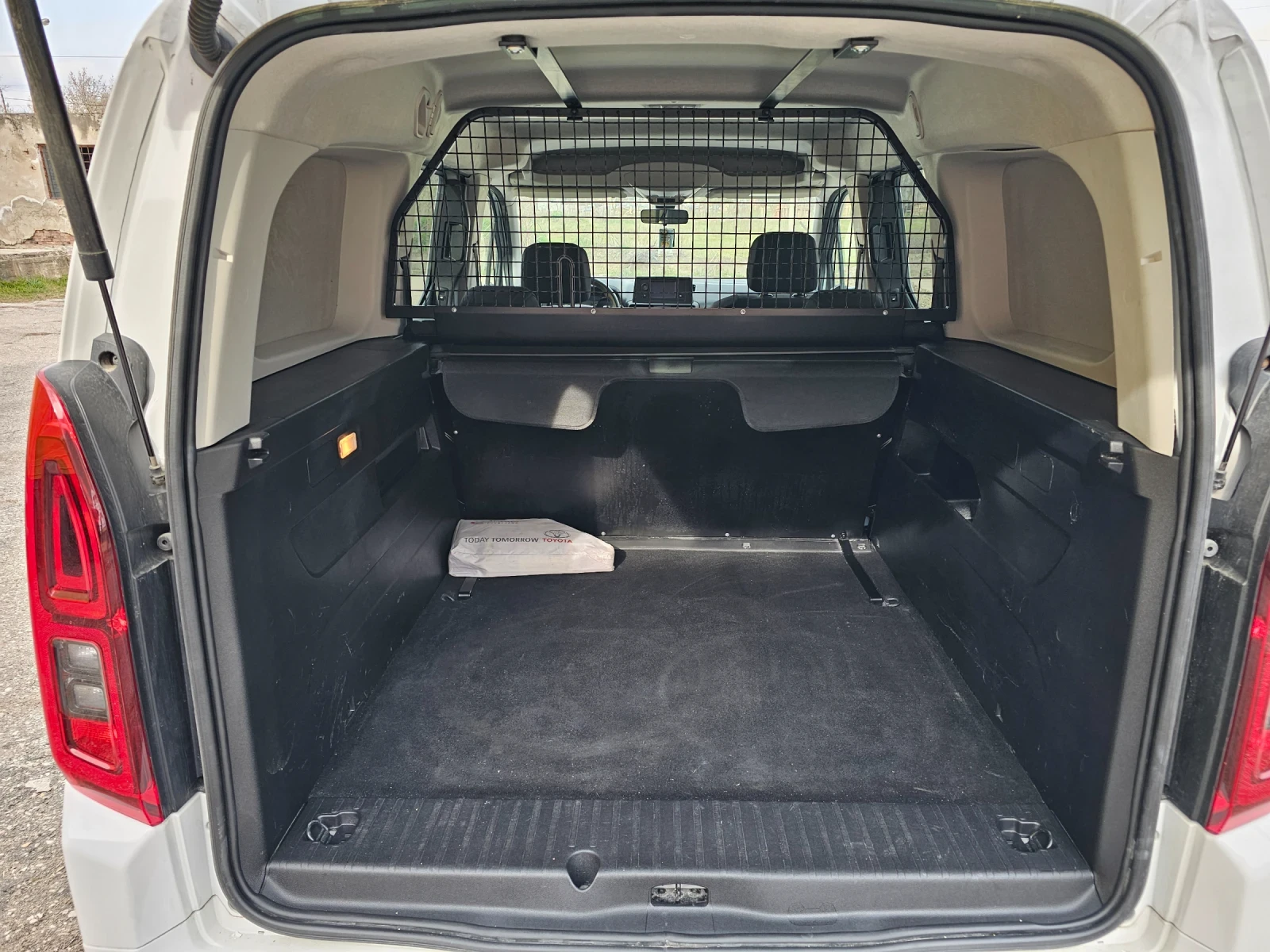 Toyota Proace City Verso Avtomatik, снимка 10 - Автомобили и джипове - 53896884