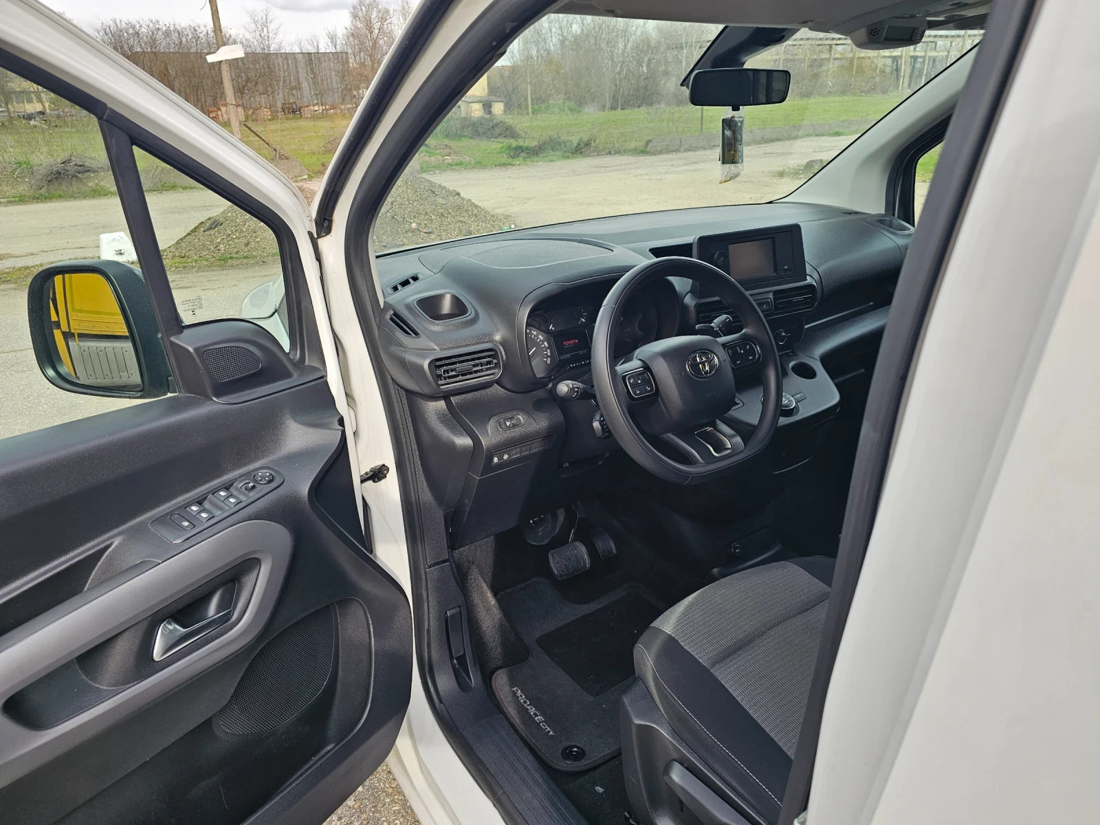 Toyota Proace City Verso Avtomatik, снимка 6 - Автомобили и джипове - 53896884