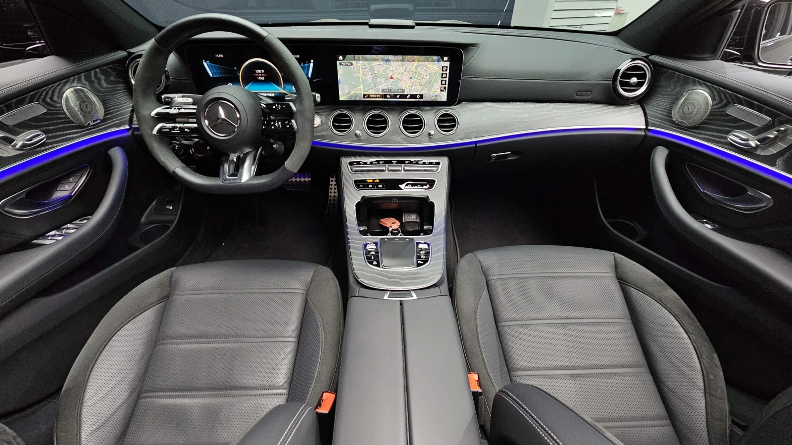 Mercedes-Benz E 53 AMG 4Matic* 360* Camera* CarPlay* Keyless* , снимка 9 - Автомобили и джипове - 54586608