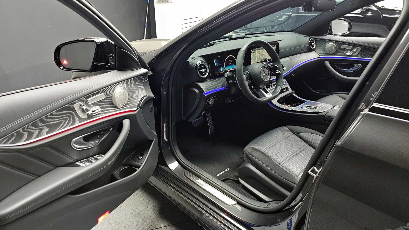 Mercedes-Benz E 53 AMG 4Matic* 360* Camera* CarPlay* Keyless* , снимка 7 - Автомобили и джипове - 54586608