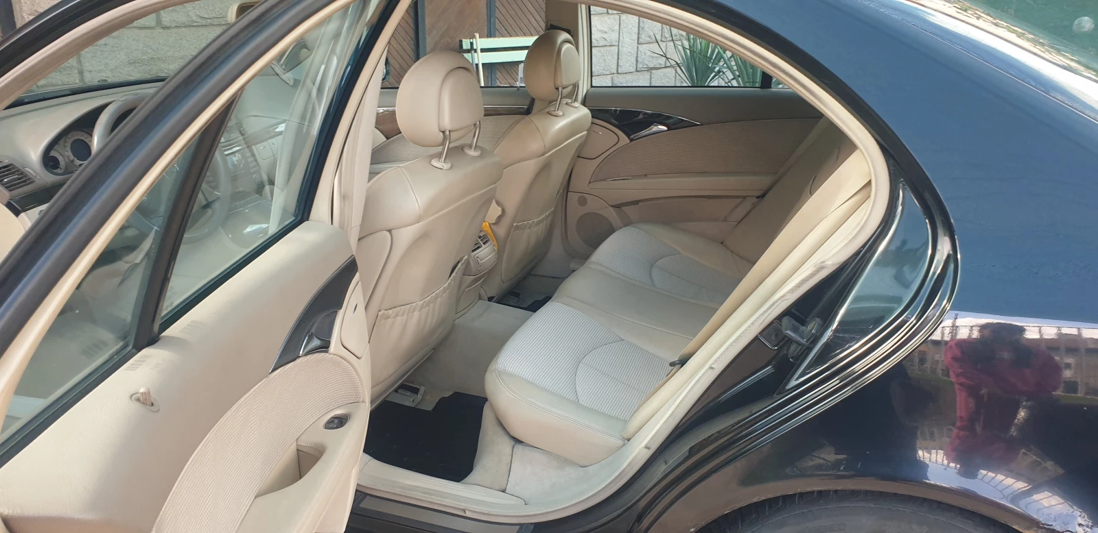 Mercedes-Benz E 220 Avantgarde, снимка 7 - Автомобили и джипове - 54626484