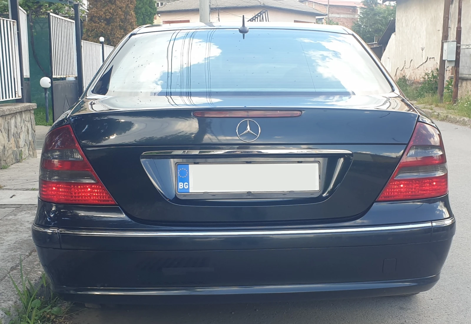 Mercedes-Benz E 220 Avantgarde, снимка 2 - Автомобили и джипове - 54626484
