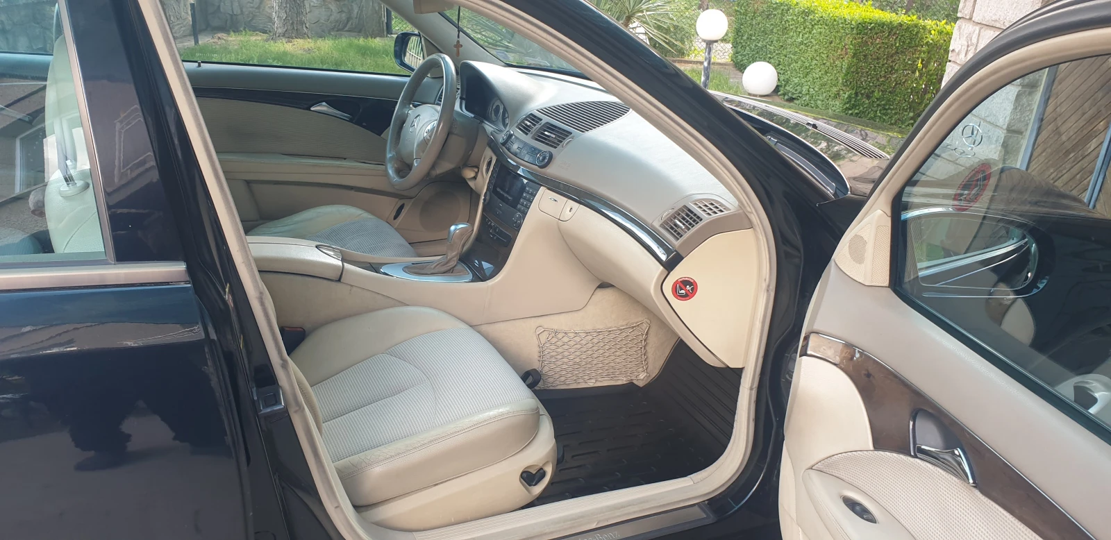 Mercedes-Benz E 220 Avantgarde, снимка 8 - Автомобили и джипове - 54626484