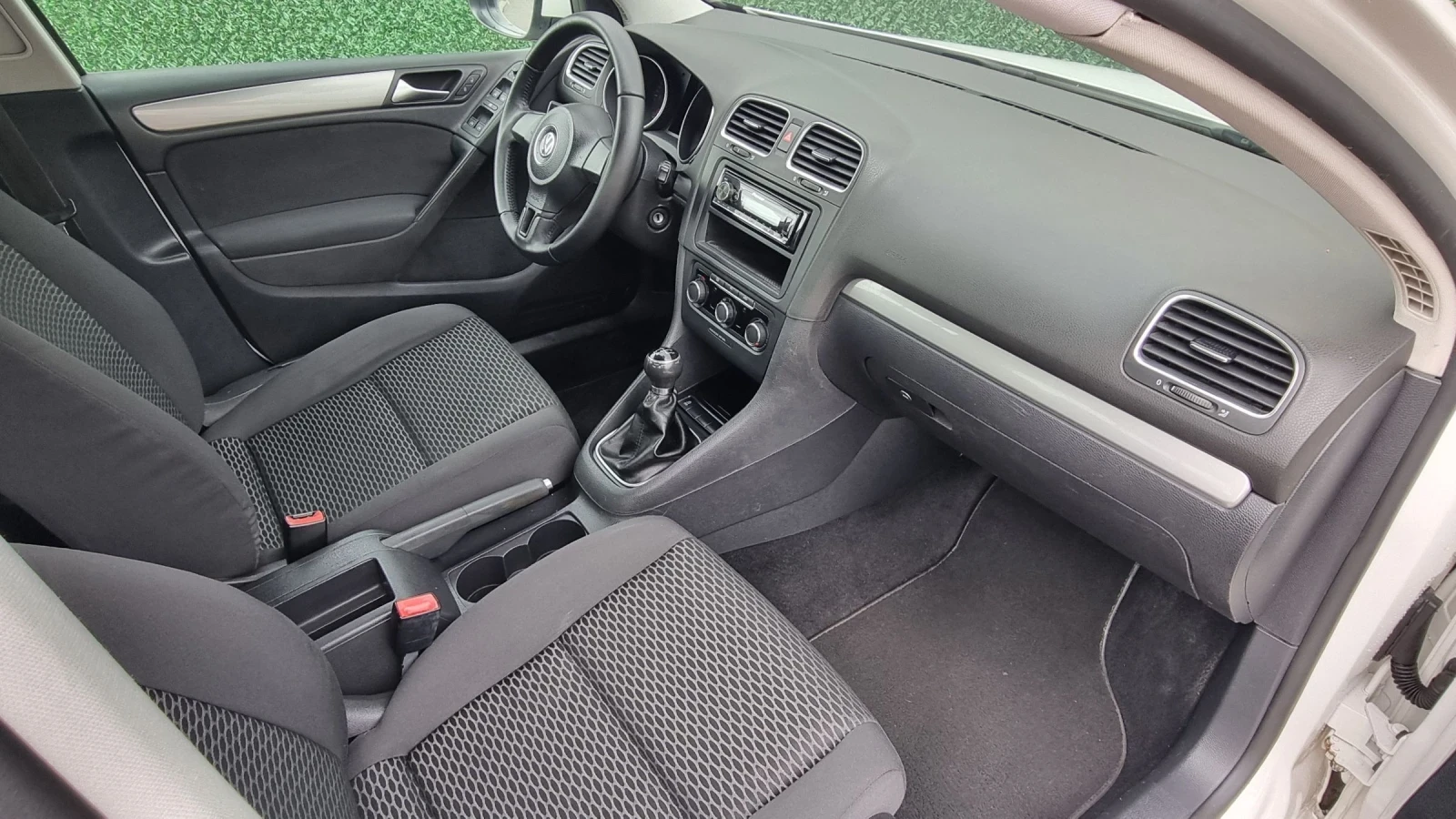 VW Golf 1.6TDI, снимка 13 - Автомобили и джипове - 54656022