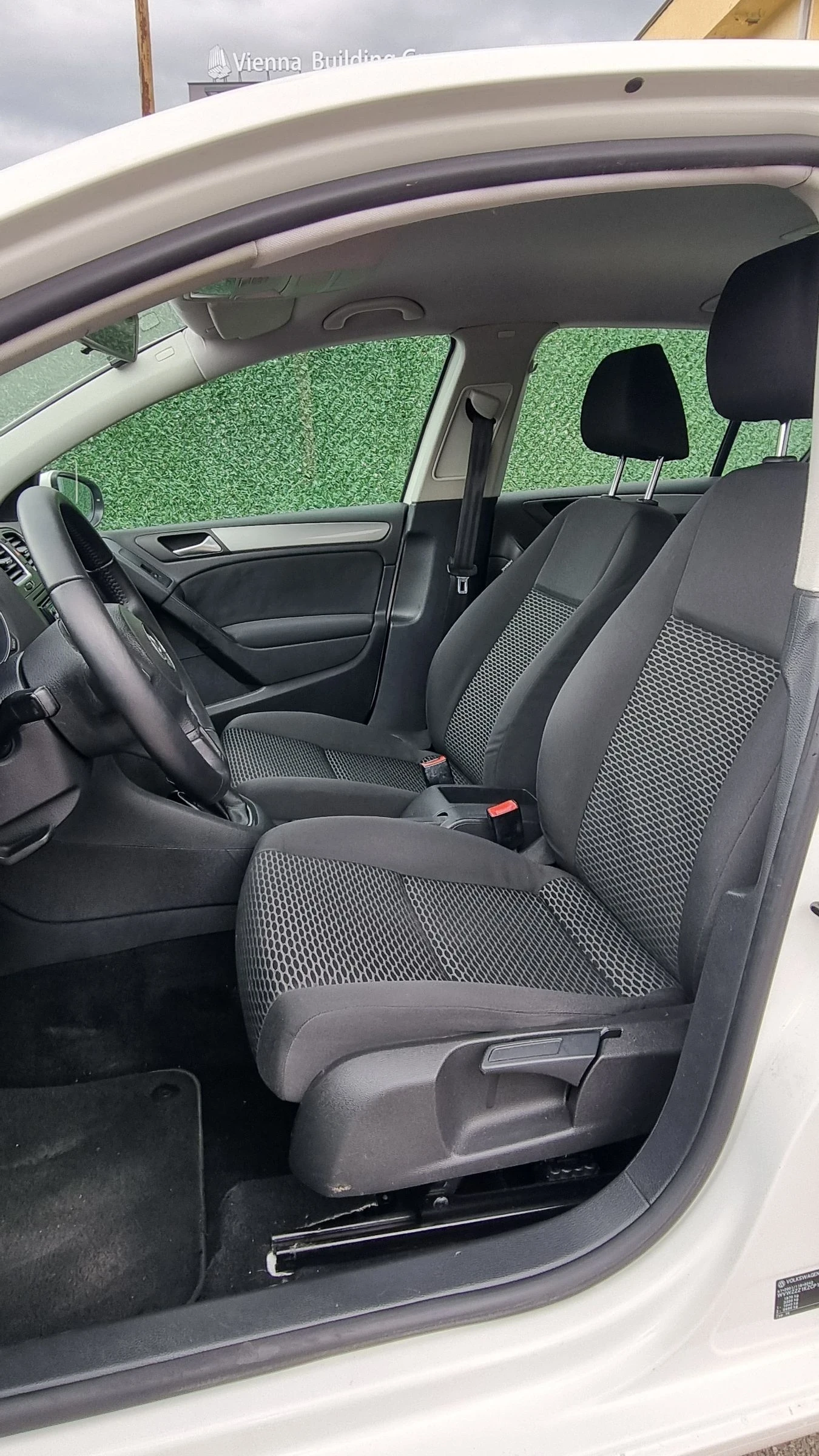 VW Golf 1.6TDI, снимка 10 - Автомобили и джипове - 54656022