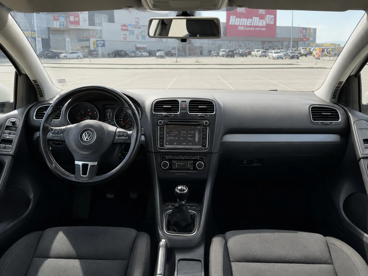 VW Golf 1.6 TDI Highline, снимка 9 - Автомобили и джипове - 54813437