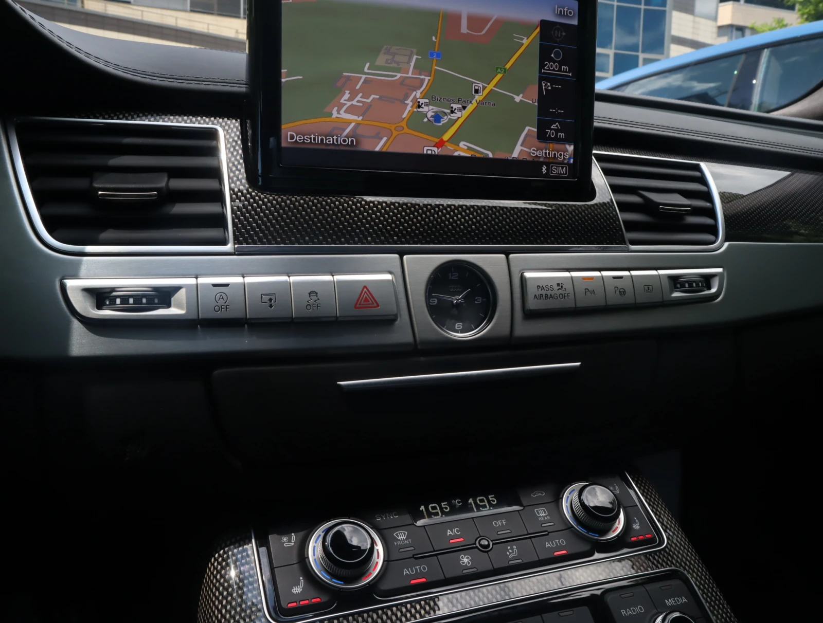 Audi S8 PLUS/EXCLUSIVE/HuD/Night/Обдухване/Керамика/BOSE, снимка 13 - Автомобили и джипове - 54840650