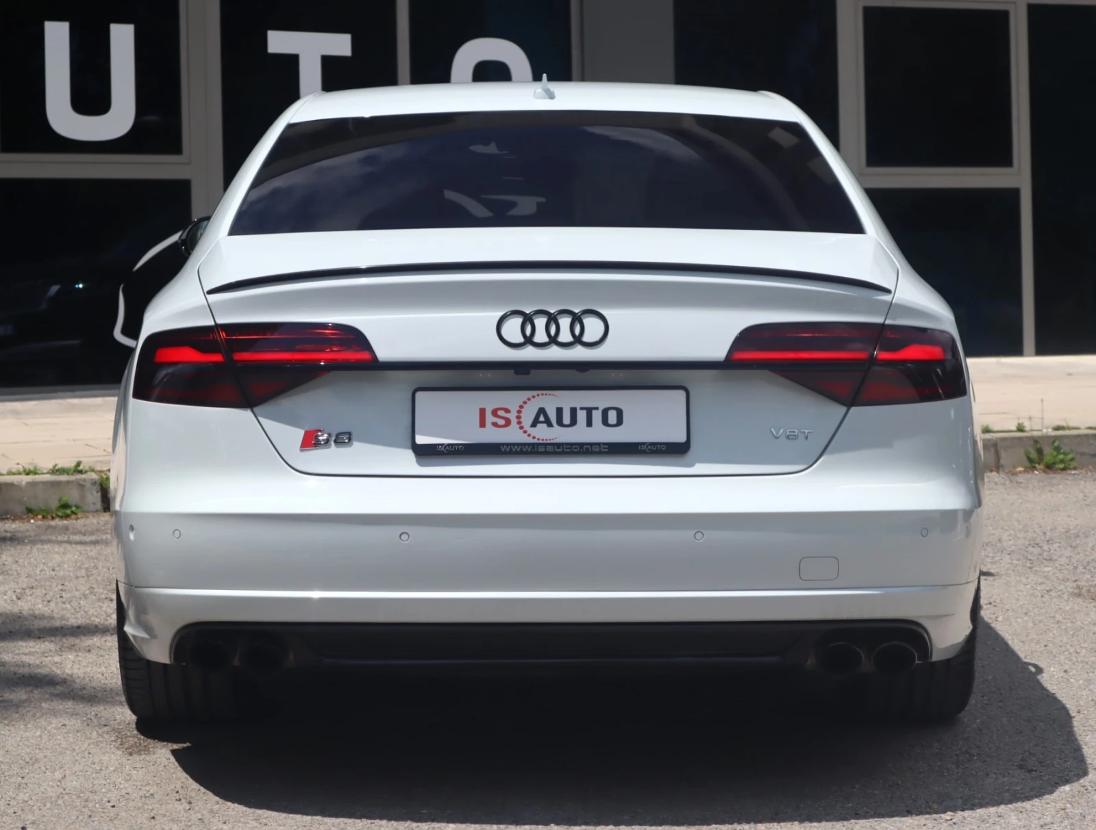 Audi S8 PLUS/EXCLUSIVE/HuD/Night/Обдухване/Керамика/BOSE, снимка 5 - Автомобили и джипове - 54840650