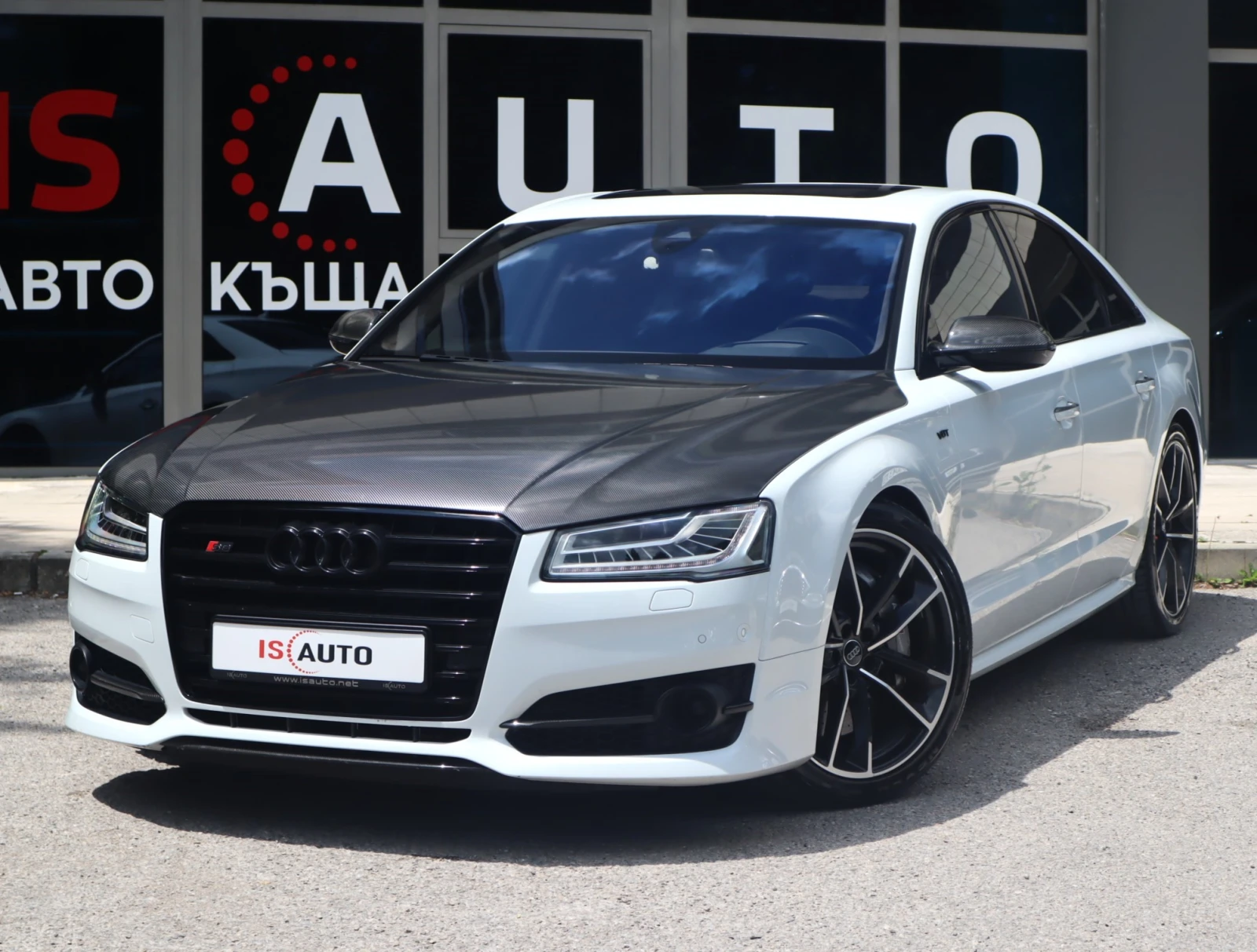 Audi S8 PLUS/EXCLUSIVE/HuD/Night/Обдухване/Керамика/BOSE
