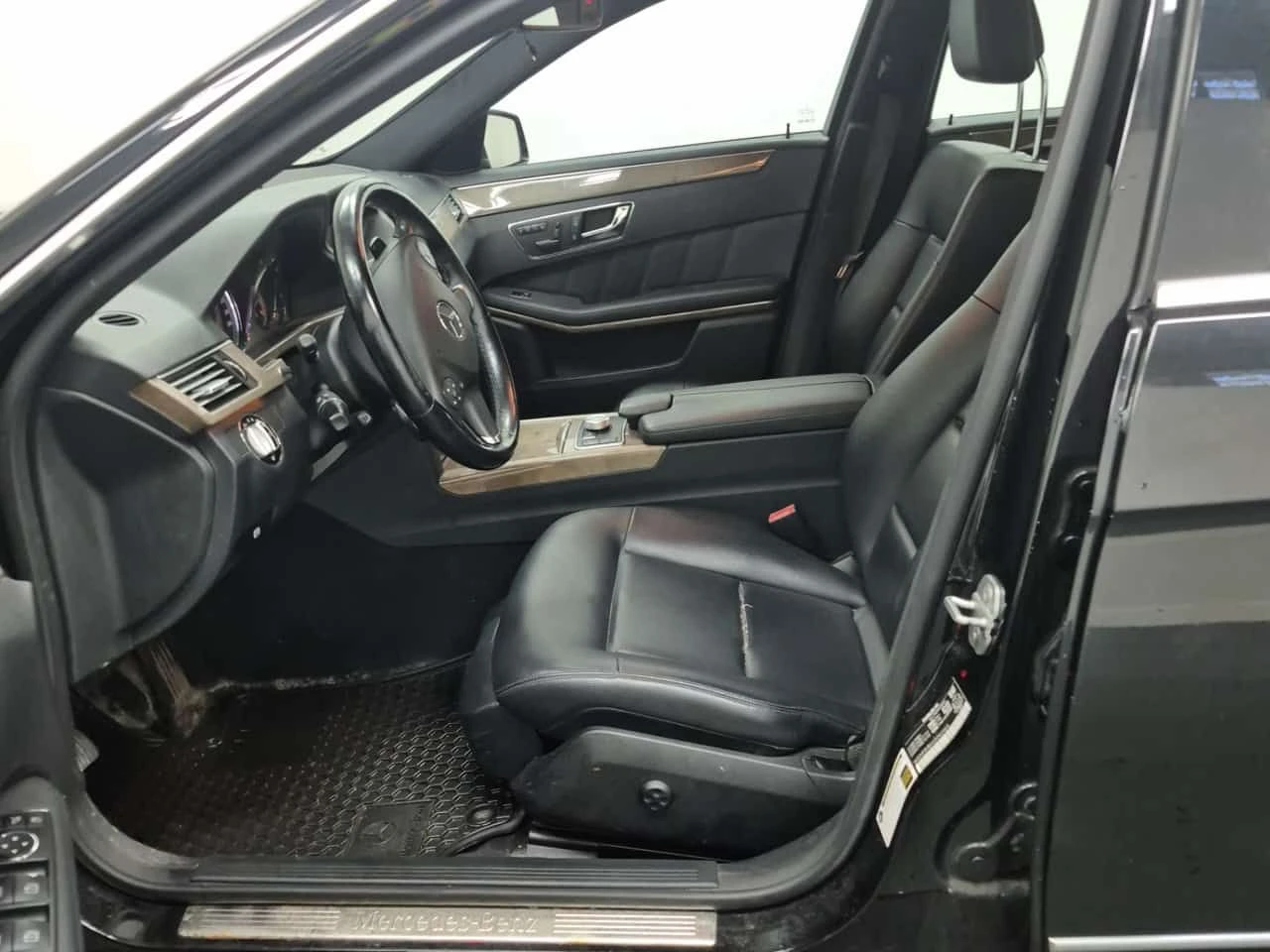 Mercedes-Benz E 350 * LUXURY * 3.5 V6 * CARFAX * , снимка 9 - Автомобили и джипове - 55517296