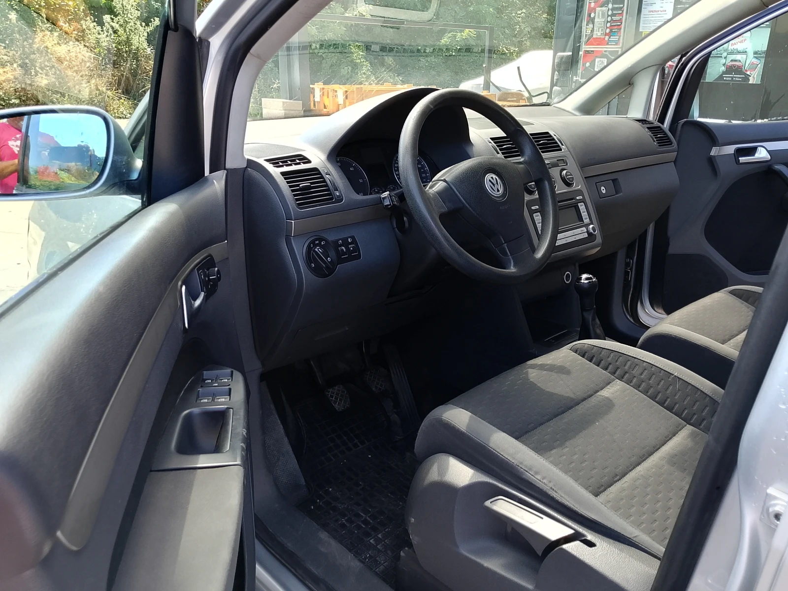VW Touran 1.9-105кс-КЛИМАТРОНИК, снимка 8 - Автомобили и джипове - 55743085