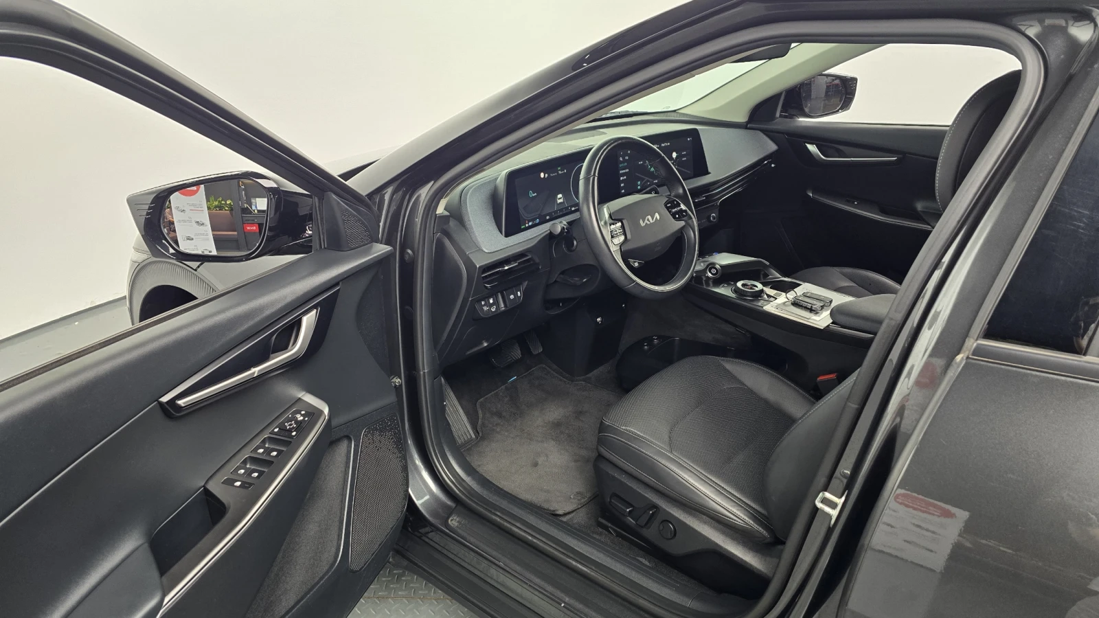 Kia EV6 2022* LONG RANGE AIR* DIS* ОБДУХ* AWD* КРАЙНА ЦЕНА, снимка 9 - Автомобили и джипове - 56061284