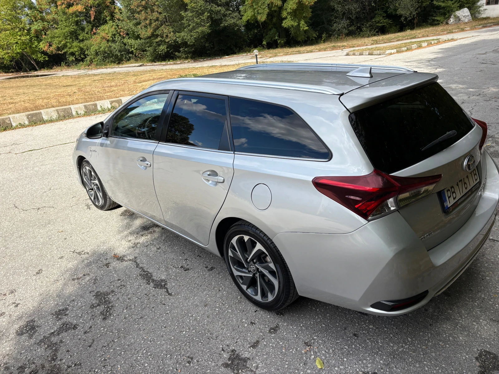 Toyota Auris, снимка 5 - Автомобили и джипове - 56245260