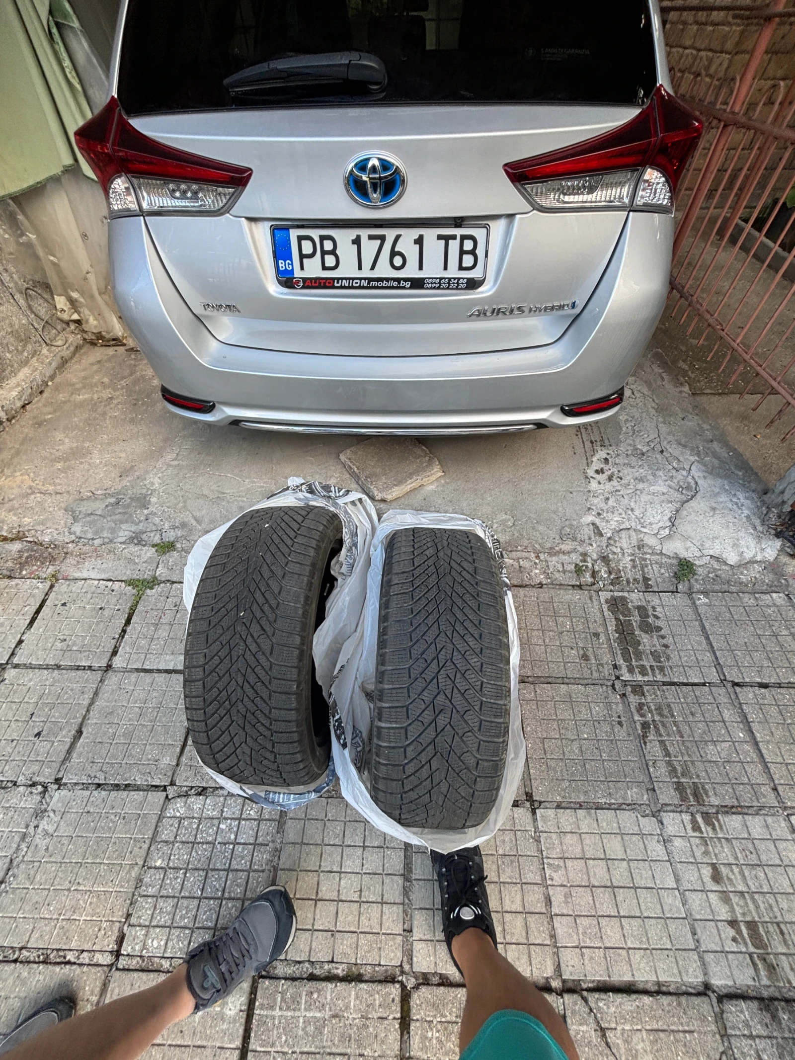 Toyota Auris, снимка 12 - Автомобили и джипове - 56245260
