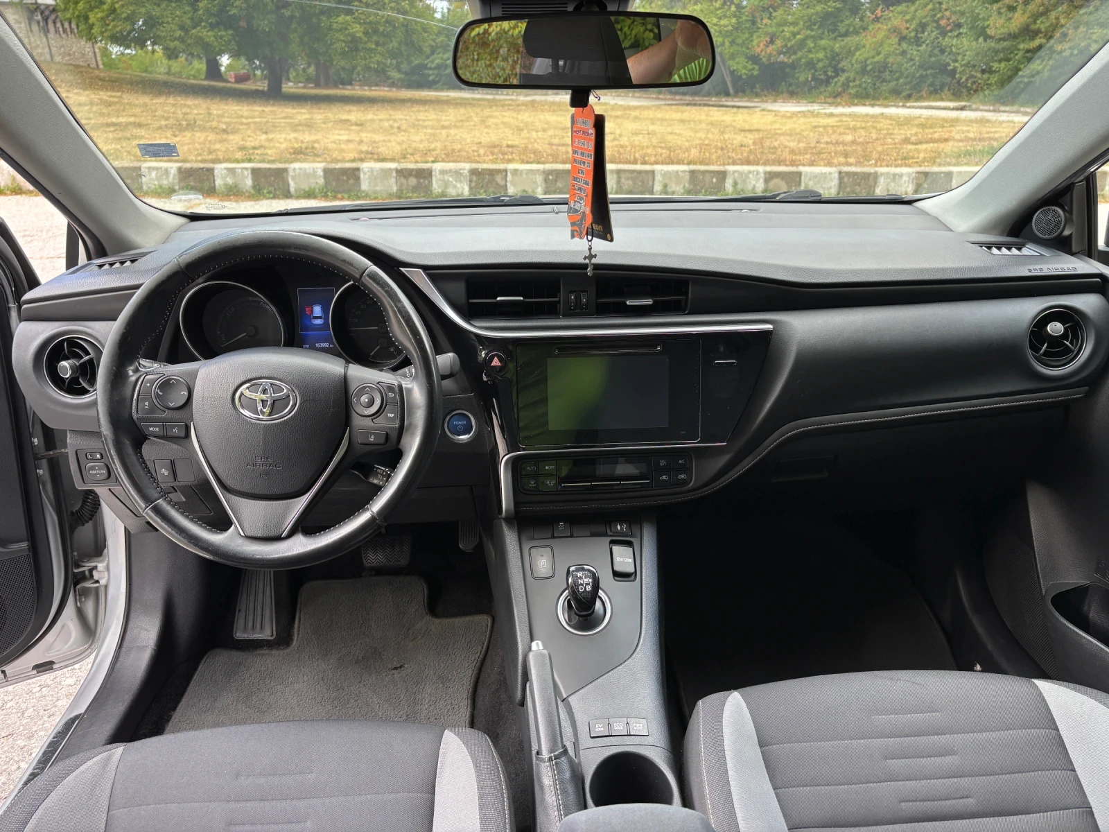 Toyota Auris, снимка 6 - Автомобили и джипове - 56245260