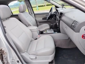 Kia Sorento 2.5 CRDI, Facelift - 8800 лв. - 37511375 | Car24.bg