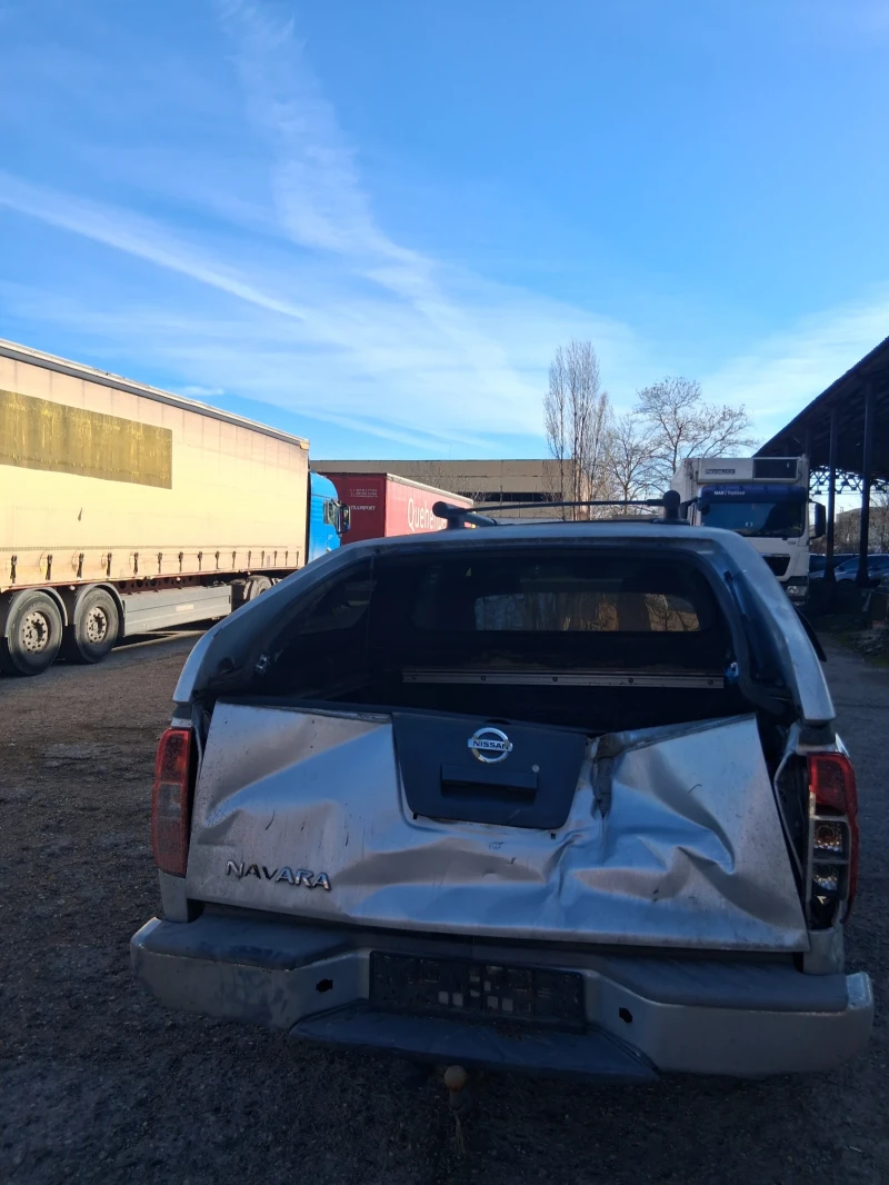 Nissan Navara 2.5 климатик, снимка 6 - Автомобили и джипове - 52858244