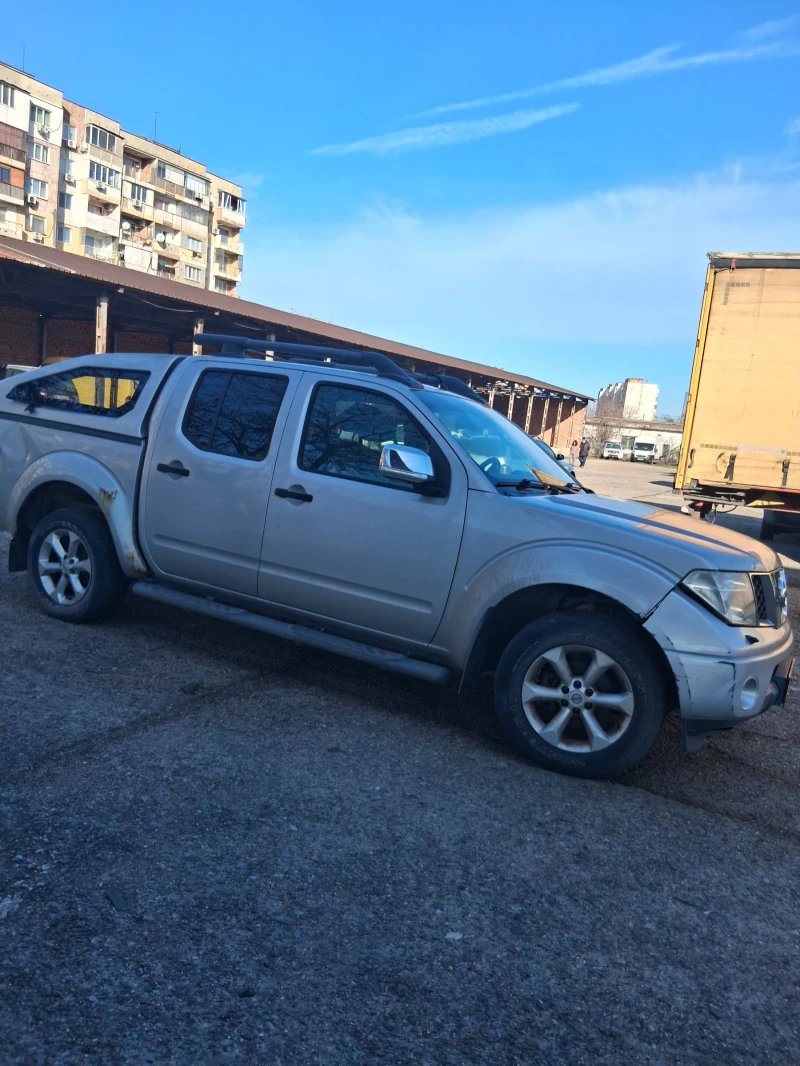 Nissan Navara 2.5 климатик, снимка 4 - Автомобили и джипове - 52858244