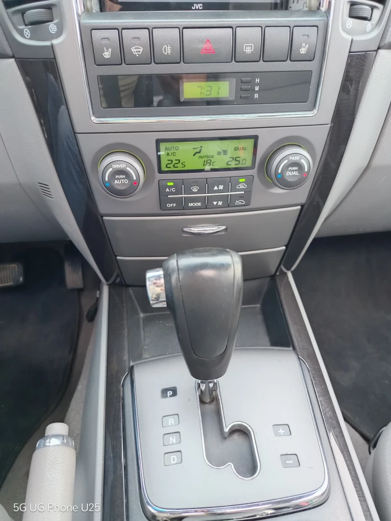 Kia Sorento 2.5 CRDI, Facelift - 8800 лв. - 37511375 | Car24.bg