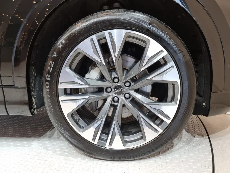 Audi Q8 50 TDI Quattro| 286к.с.| ВКЛ.ТЕХНОТЕСТ, снимка 5 - Автомобили и джипове - 55099584