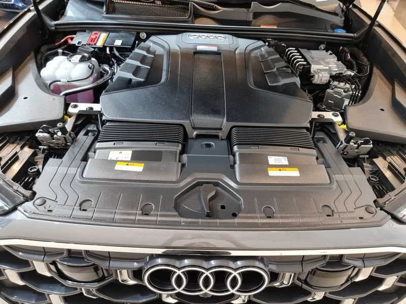 Audi Q8 50 TDI Quattro| 286к.с.| ВКЛ.ТЕХНОТЕСТ, снимка 6 - Автомобили и джипове - 55099584