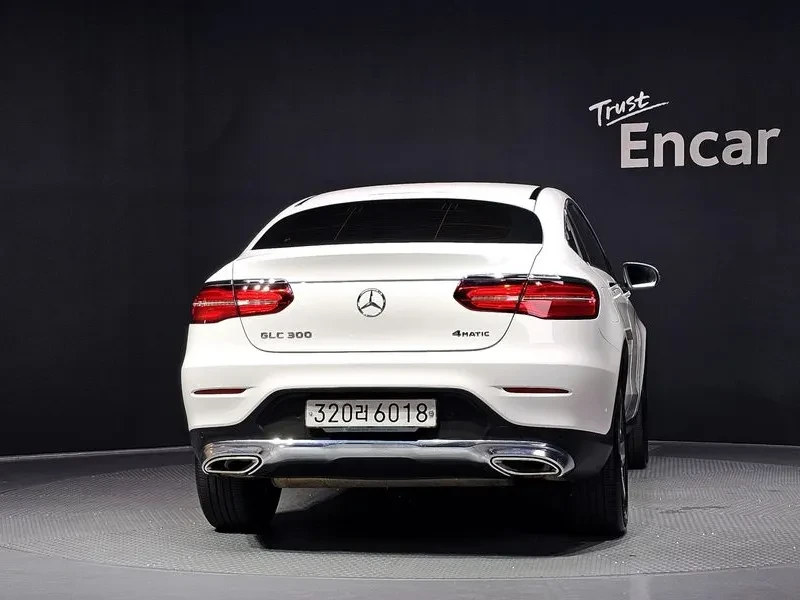 Mercedes-Benz GLC 300 4Matic Coupe, снимка 4 - Автомобили и джипове - 55750589