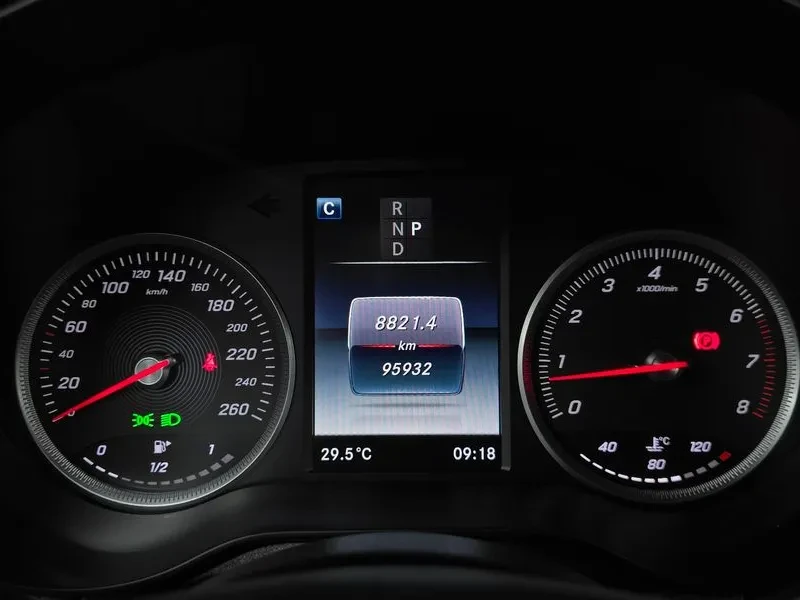 Mercedes-Benz GLC 300 4Matic Coupe, снимка 8 - Автомобили и джипове - 55750589