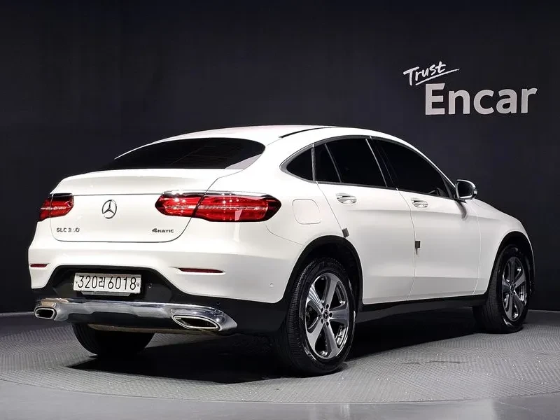 Mercedes-Benz GLC 300 4Matic Coupe, снимка 2 - Автомобили и джипове - 55750589