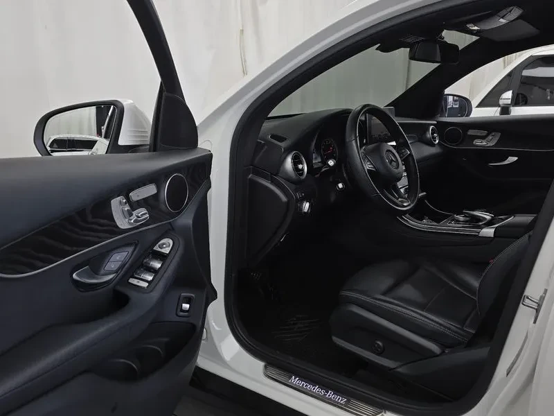 Mercedes-Benz GLC 300 4Matic Coupe, снимка 10 - Автомобили и джипове - 55750589