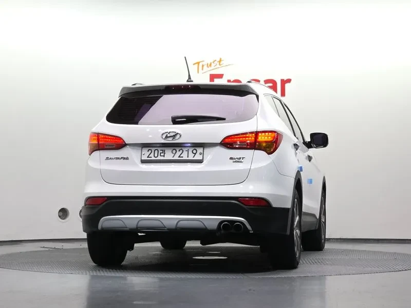 Hyundai Santa fe 2.0 CRDi 4WD - САМО 30% АВАНС, снимка 4 - Автомобили и джипове - 56159041