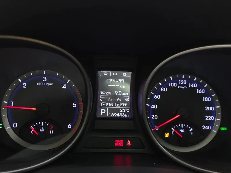 Hyundai Santa fe 2.0 CRDi 4WD - САМО 30% АВАНС, снимка 8 - Автомобили и джипове - 56159041