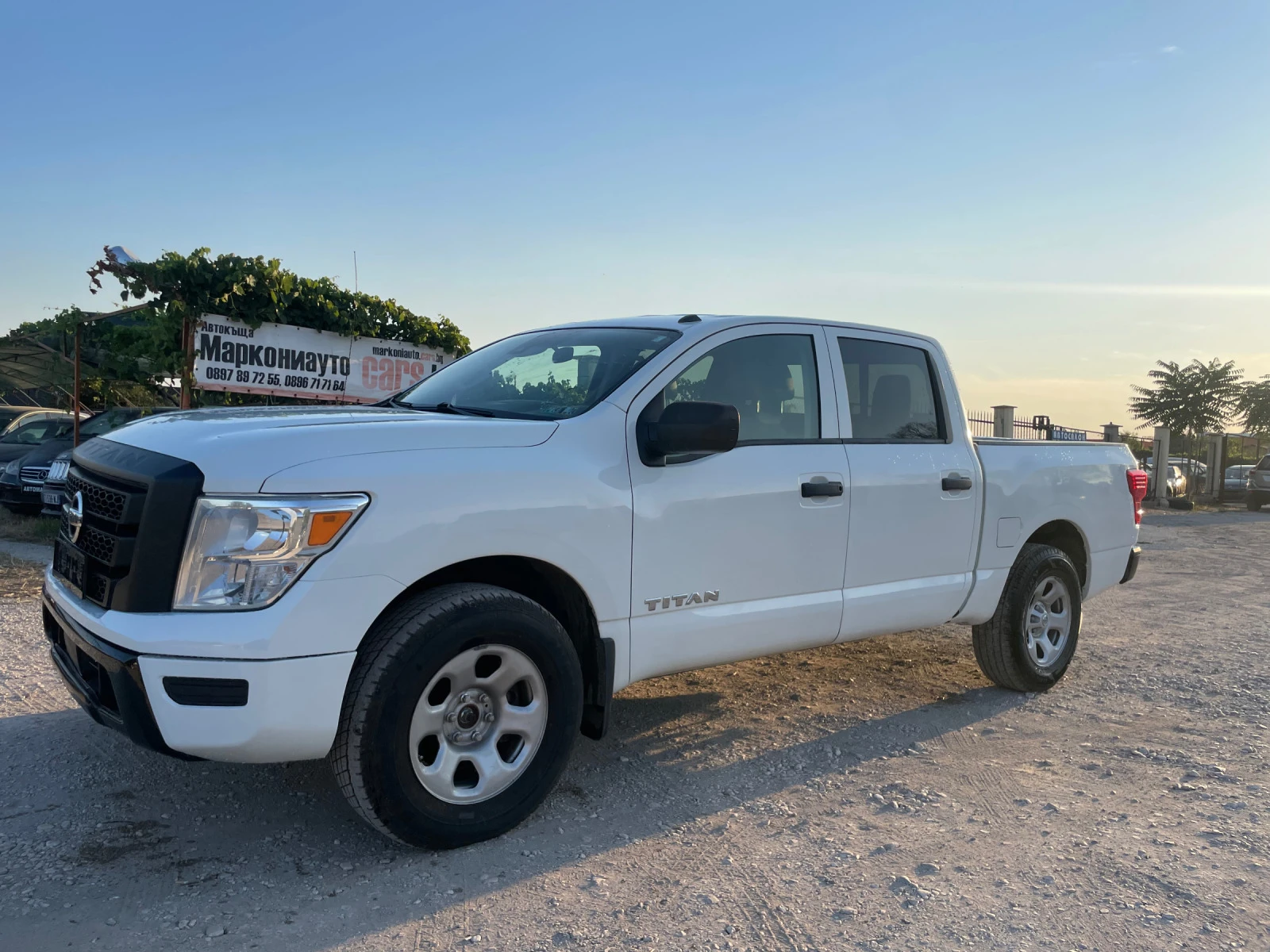 Nissan Titan crew cab V8 5.6L - изображение 4