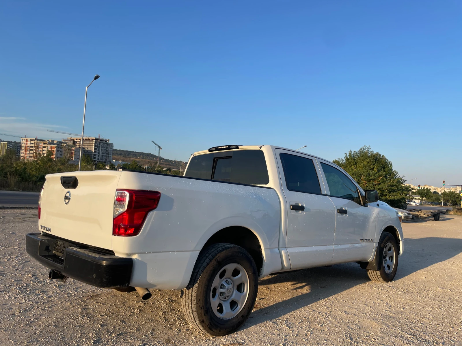 Nissan Titan crew cab V8 5.6L - изображение 5