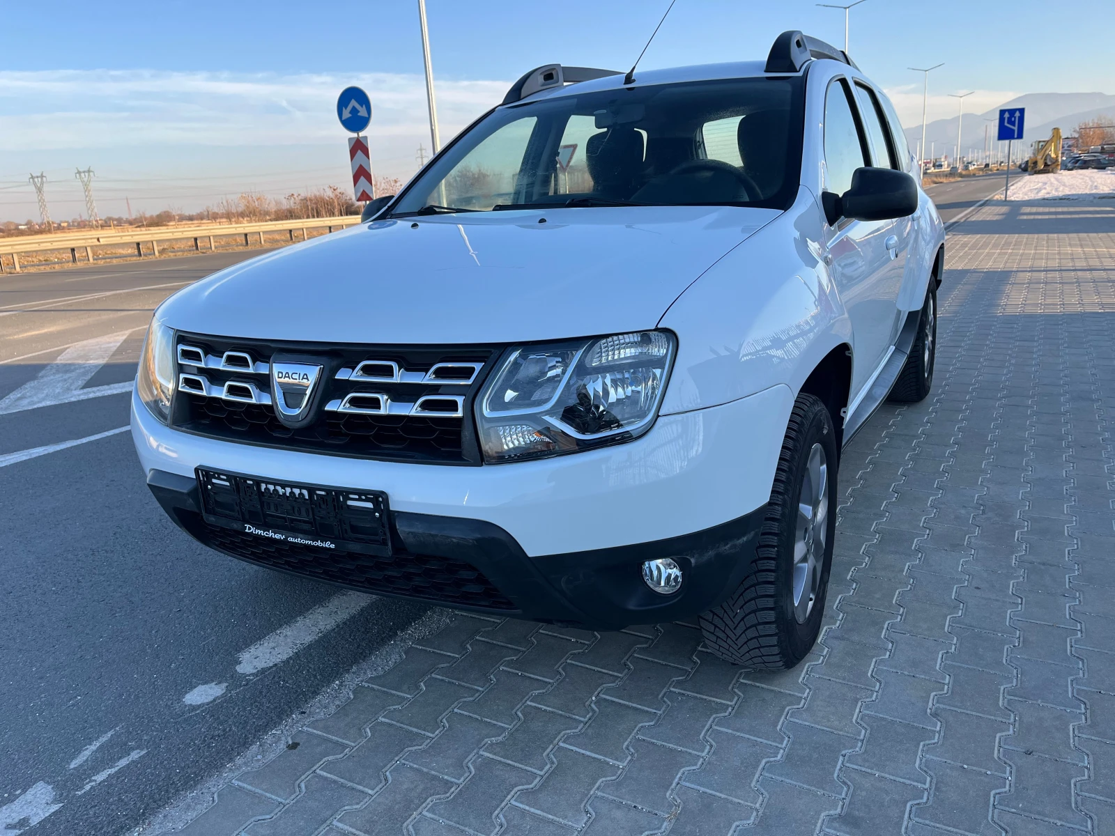 Dacia Duster 4x4 1.6/114k.c - изображение 2