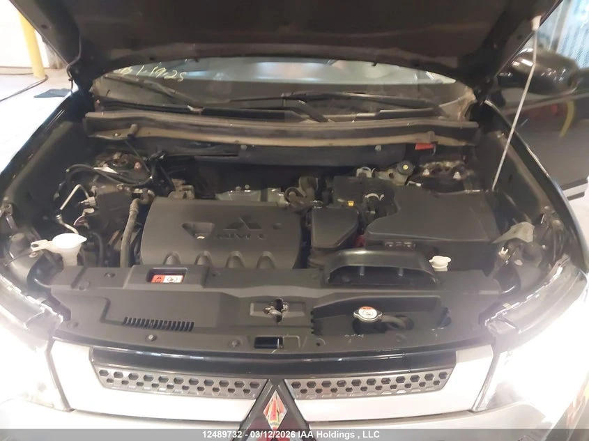 Mitsubishi Outlander 2.4 L * AWD* Buy now , снимка 11 - Автомобили и джипове - 54076655