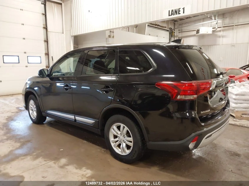 Mitsubishi Outlander 2.4 L * AWD* Buy now , снимка 6 - Автомобили и джипове - 54076655