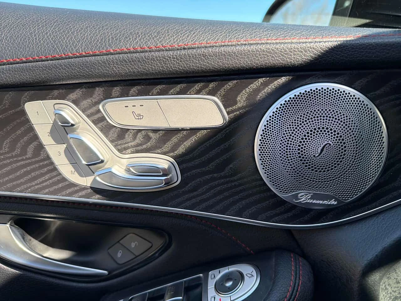 Mercedes-Benz GLC 43 AMG ПОДГРЕВИ * ПАНО * KEYLESS * BURMESTER * CARFAX, снимка 11 - Автомобили и джипове - 54231626