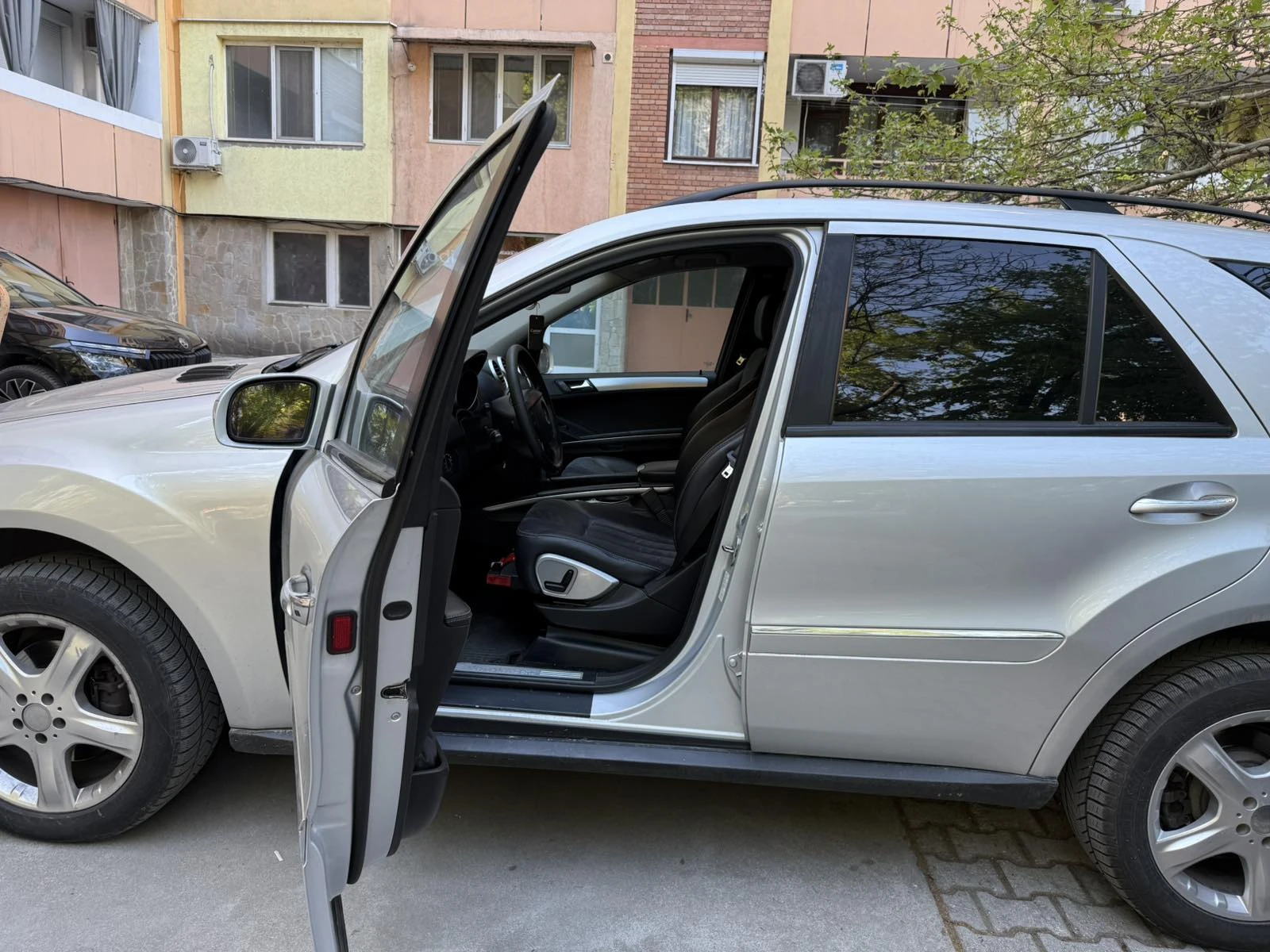 Mercedes-Benz ML 320 CDI, снимка 5 - Автомобили и джипове - 54313673