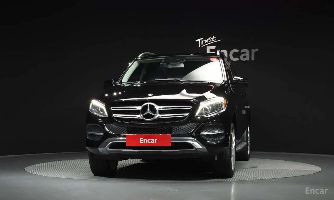 Mercedes-Benz GLE 4MATIC | АВТОФИНАНСИРАНЕ, снимка 3 - Автомобили и джипове - 55599542