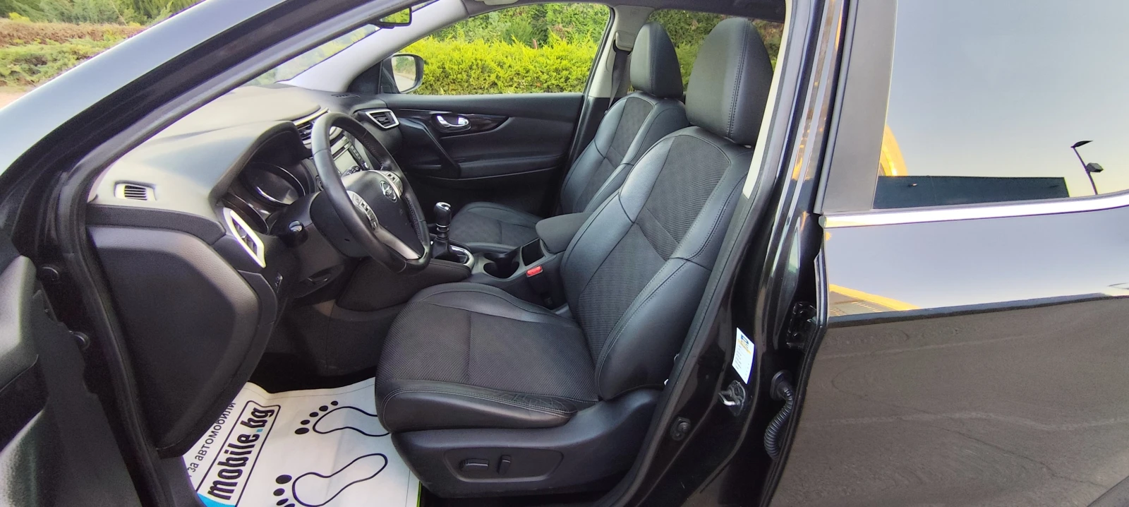 Nissan Qashqai 1.5dci, NAVI, КАМЕРА 360, ПАНОРАМА, КОЖА, АВТОПИЛО, снимка 13 - Автомобили и джипове - 55681174