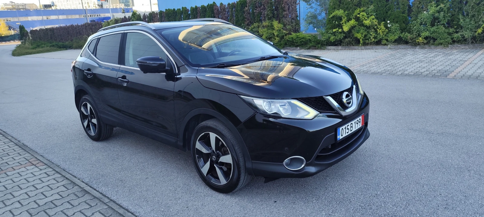Nissan Qashqai 1.5dci, NAVI, КАМЕРА 360, ПАНОРАМА, КОЖА, АВТОПИЛО, снимка 8 - Автомобили и джипове - 55681174