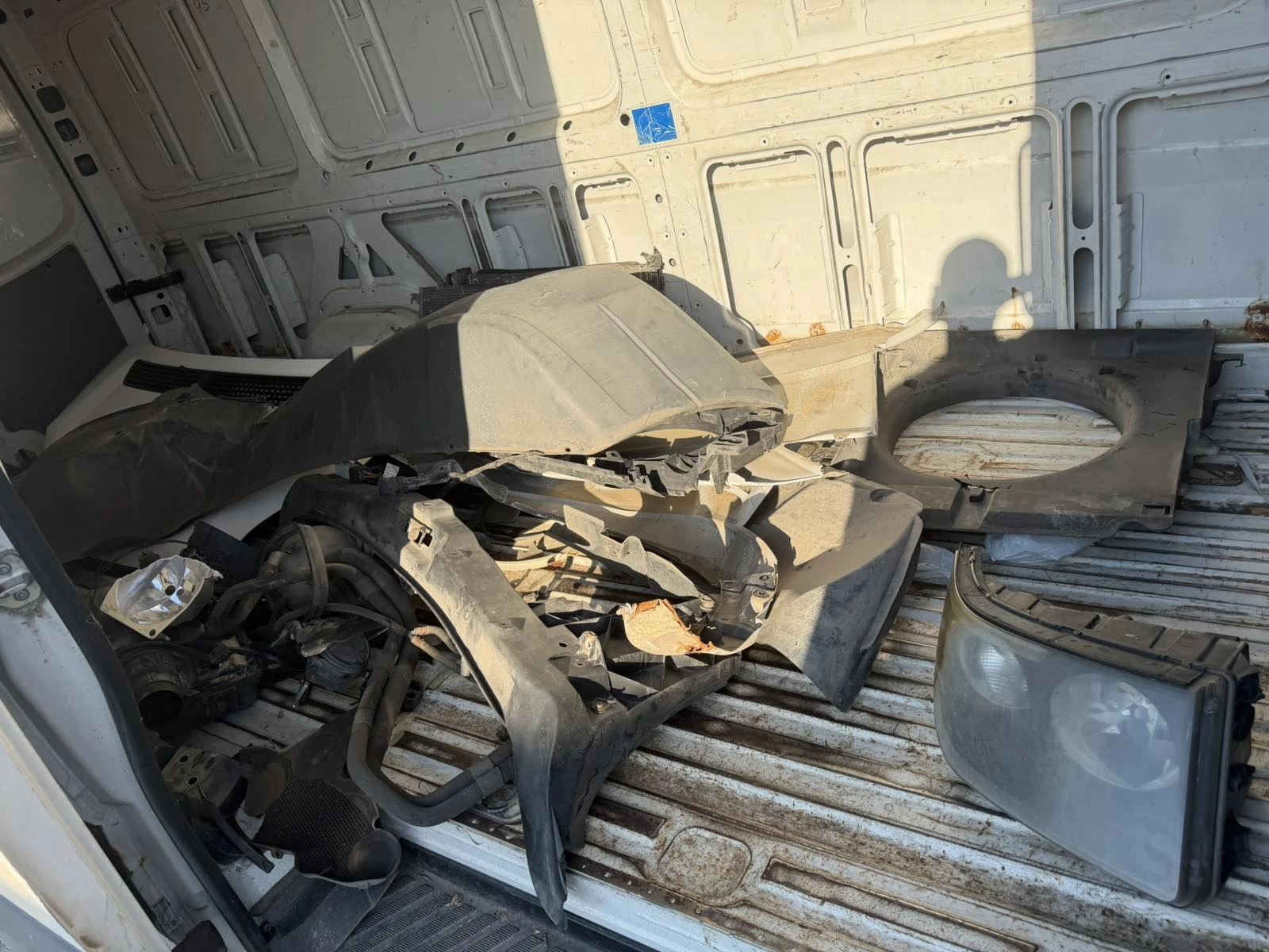VW Crafter 2.0 TDI ЗАДНО ПР., снимка 7 - Бусове и автобуси - 55515349