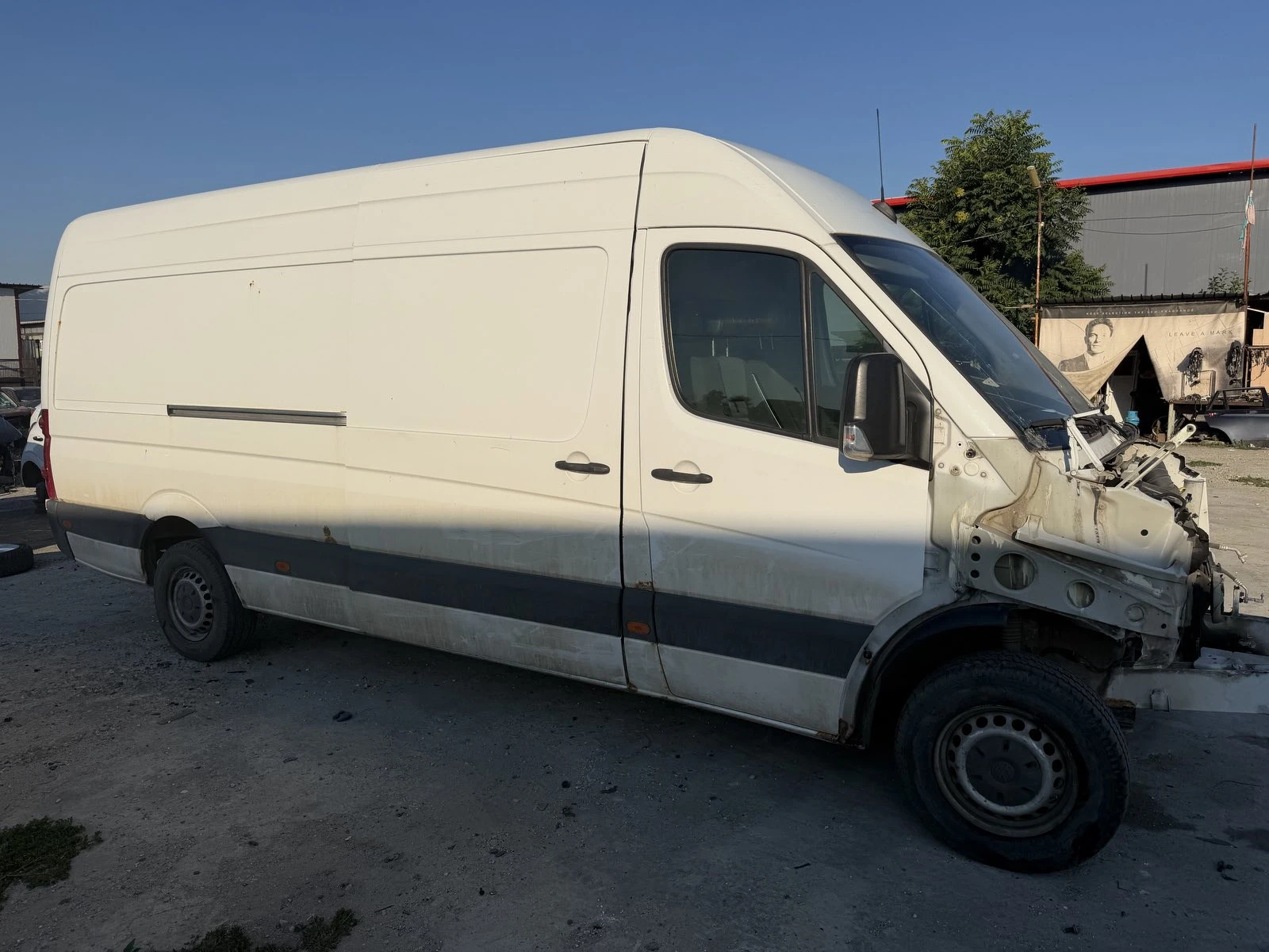 VW Crafter 2.0 TDI ЗАДНО ПР., снимка 2 - Бусове и автобуси - 55515349