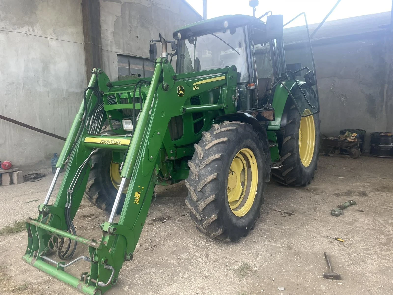 Трактор John Deere John Deere 6330