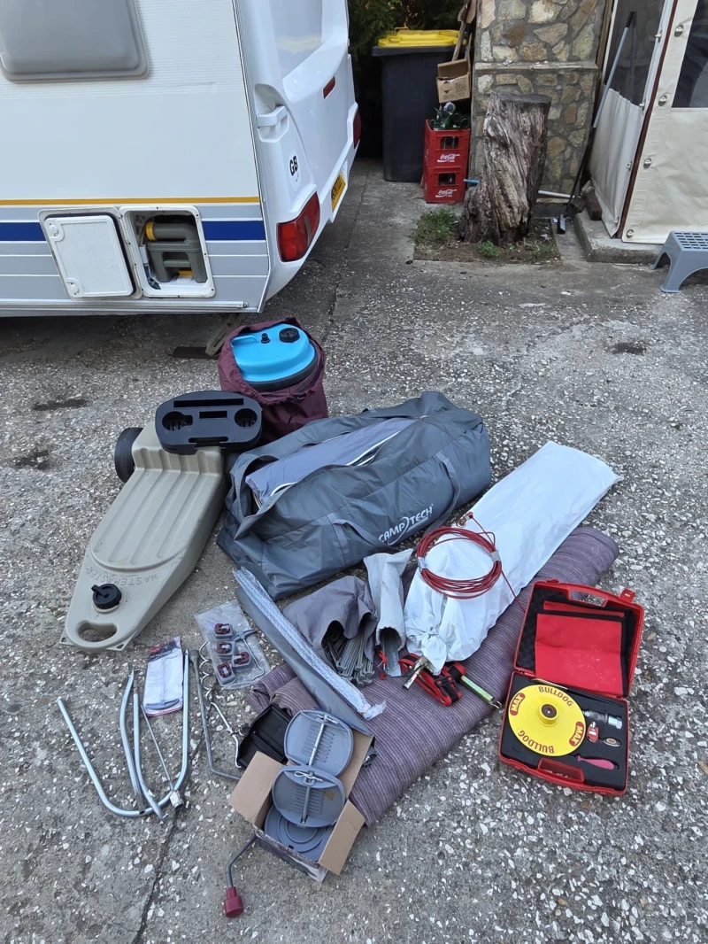 Каравана Burstner 500 TS, снимка 7 - Каравани и кемпери - 52428534