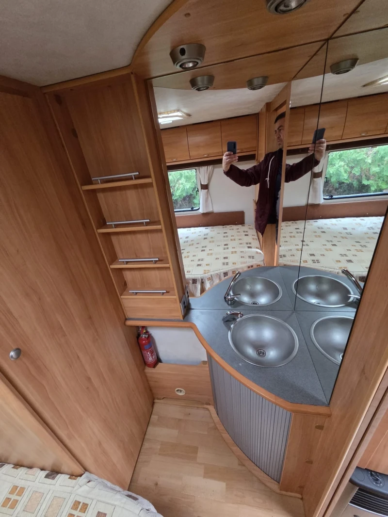 Каравана Adria Adiva 532, снимка 15 - Каравани и кемпери - 52871826