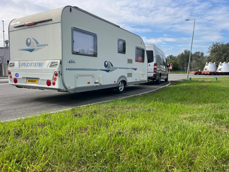 Каравана Adria Adiva 532, снимка 2 - Каравани и кемпери - 52871826