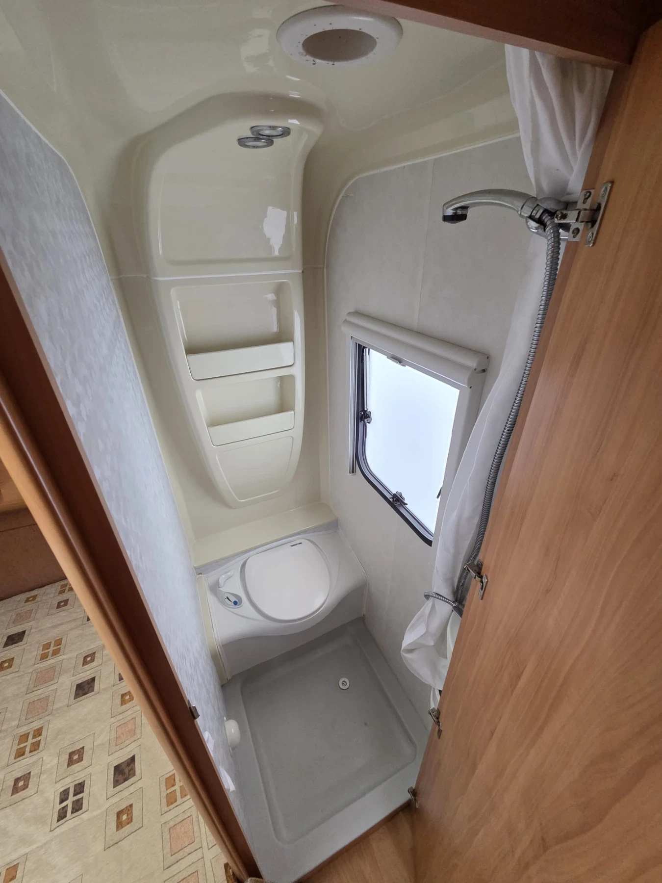 �������� Adria Adiva 532 | Mobile.bg � ����������� 16