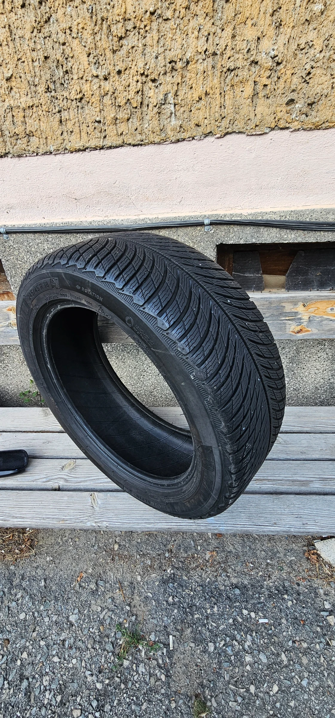 Гуми Зимни 245/45R18, снимка 6 - Гуми и джанти - 55929723