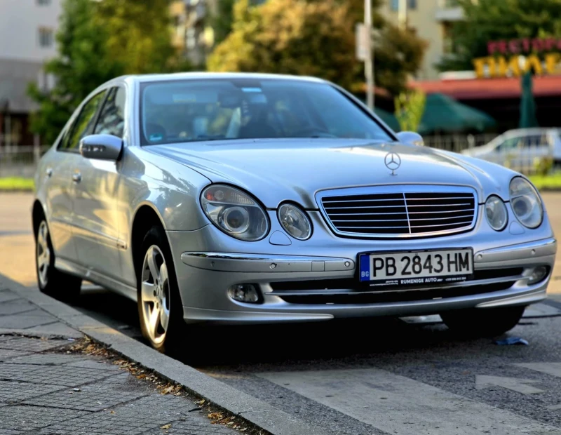 Mercedes-Benz E 320, снимка 3 - Автомобили и джипове - 47060257